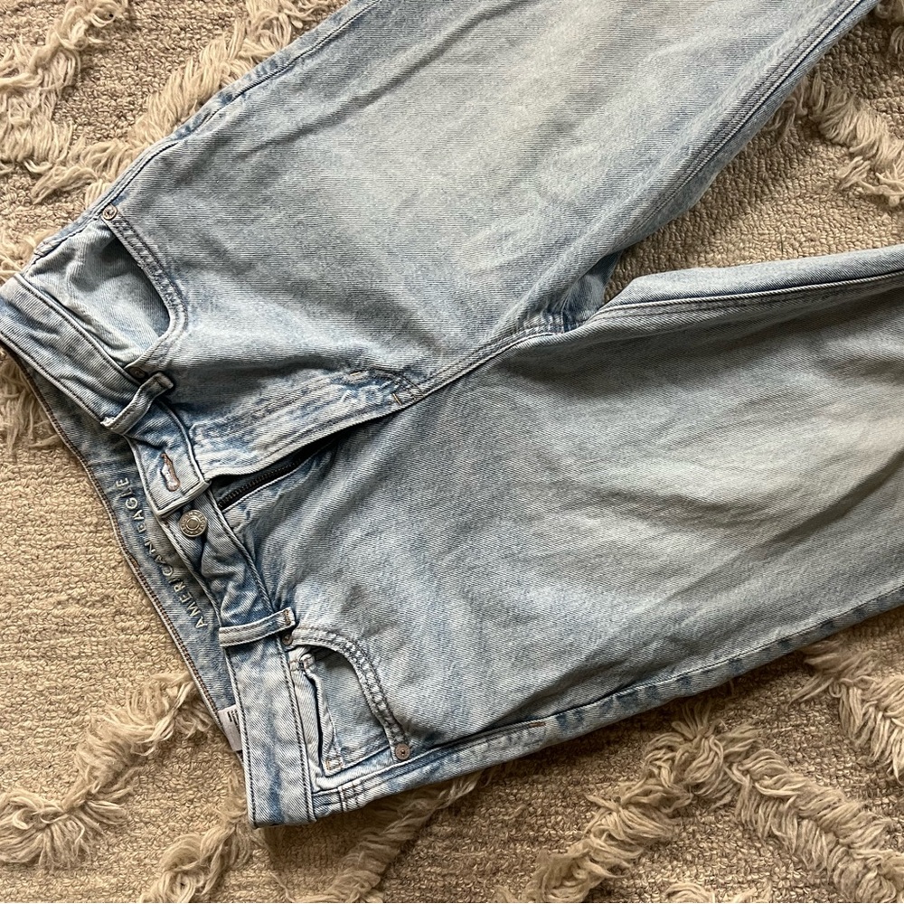 American Eagle Lightwash Jeans